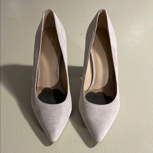 Pour La Victoire Light Gray Suede Heels- Size 9